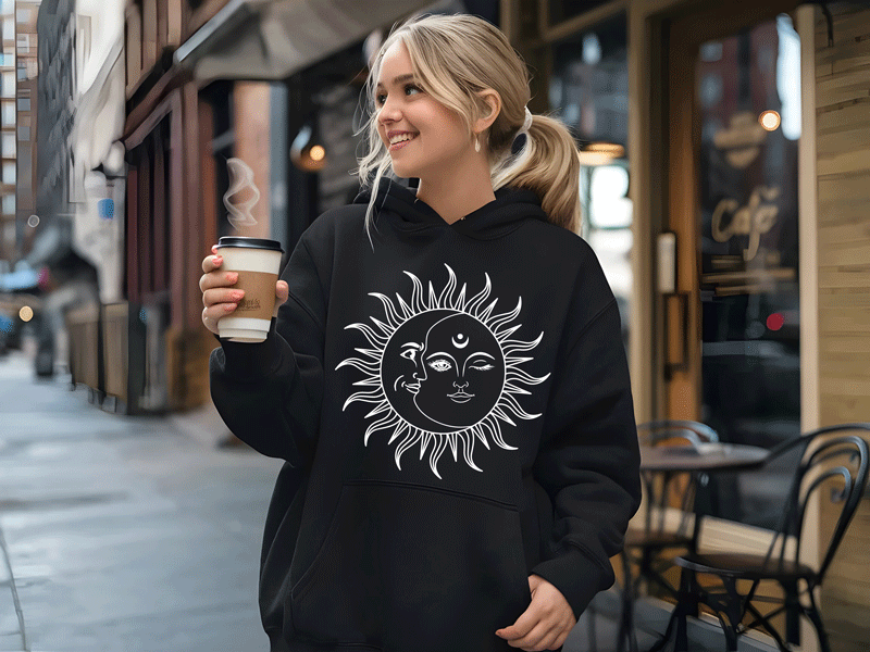 Felpa donna personalizzata con cappuccio nera con grafica sole e luna Creati Per Te JRC