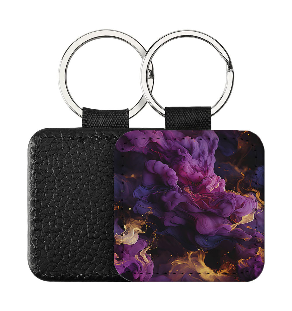 Portachiavi Quadrato CP-0045 in pelle PU con grafica astratta a volute fluide viola e dettagli dorati ambra, retro nero in pelle e anello in acciaio