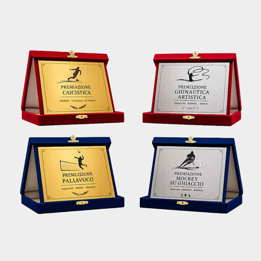 Targhe sportive personalizzabili in cofanetto velluto rosso e blu per premiazioni calcio, ginnastica artistica, pallavolo e hockey su ghiaccio